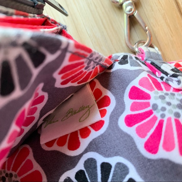 VERA BRADLEY Wallet Wristlet Cheery Blossoms Turn Lock Envelope Gray Red Pink - Picture 7 of 13